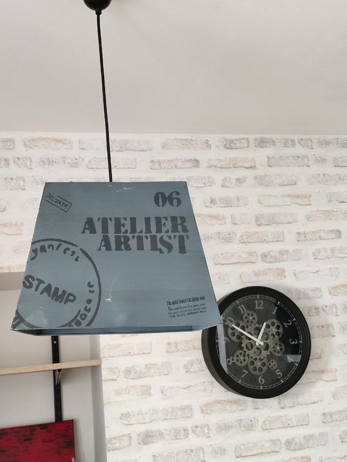L'Atelier De L'Artiste - Moulins Coeur De Ville Экстерьер фото